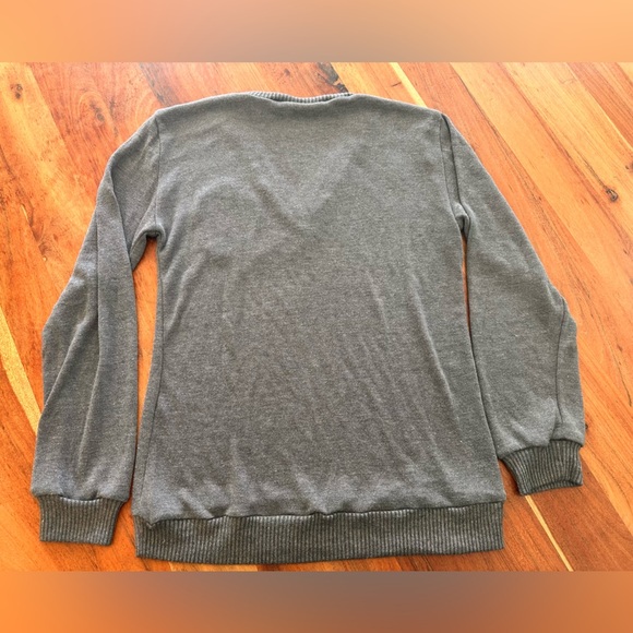 Harry Potter Gryffindor Gray Sweater Costume - Picture 5 of 5